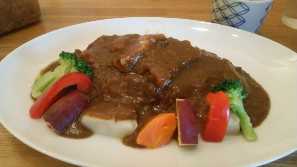 「特製ラッキーカレー 780円＋蒸し野菜 100円」@カレーと魯肉飯のお店 根津カレー ラッキーの写真