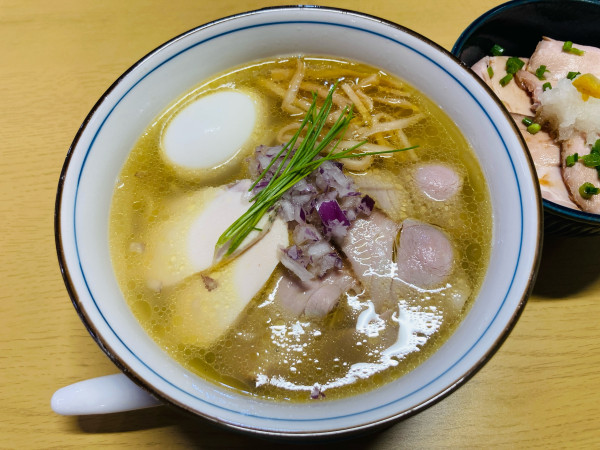 「貝だし塩 全部のせ＋豚チャーシュー丼」@Noodle shop nanairoの写真