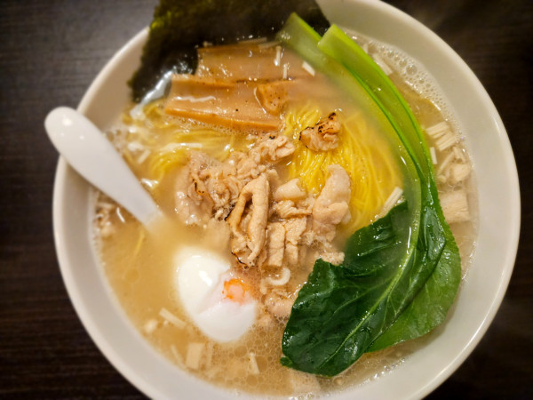 「天然真鯛の塩ラーメン」@マツヨシ大飯店の写真