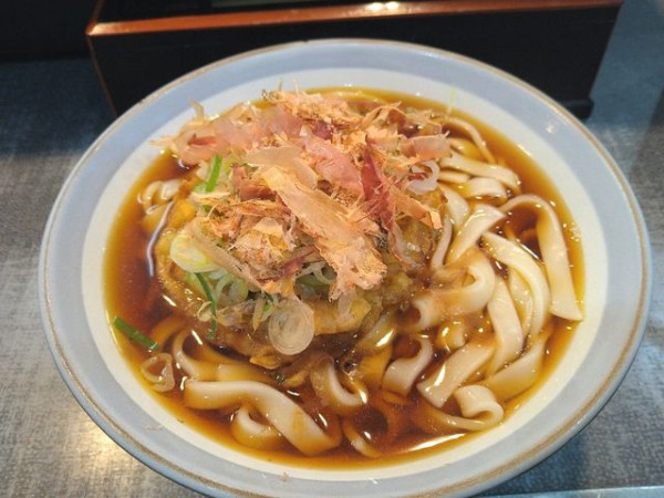 「かき揚げきしめん」@名代きしめん 住よし JR名古屋駅・新幹線上りホーム店の写真