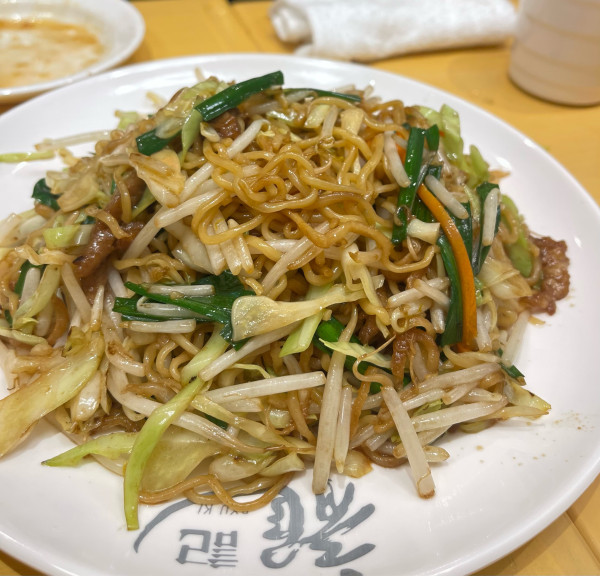 「上海焼きそば」@香港居酒屋 龍記 三田店の写真