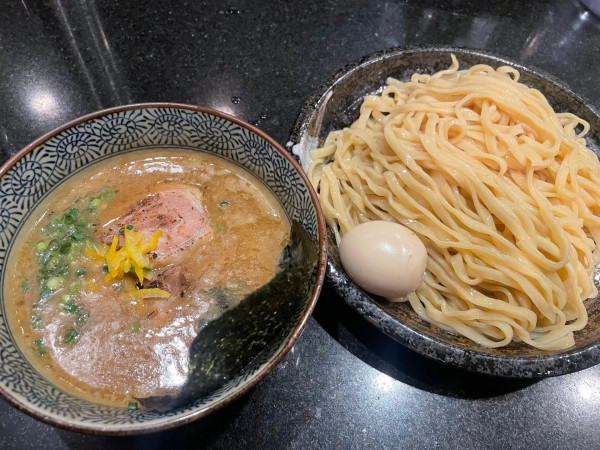 「濃厚地鶏魚介つけ麺（麺大盛）+味玉」@青山焼鳥倶楽部の写真