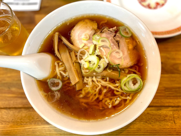 「醤油ラーメン　600」@亀戸ぎょうざ 両国店の写真