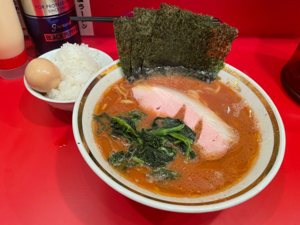 「ラーメン+ライス」@横濱ラーメン 裏野中家 西川口店の写真