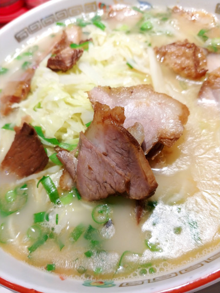 「鹿児島黒豚チャーシュー入りラーメン」@ラーメン専門 こむらさき 天文館本店の写真