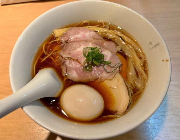 「特製醤油らぁ麺」@らぁ麺 はやし田 新宿本店の写真