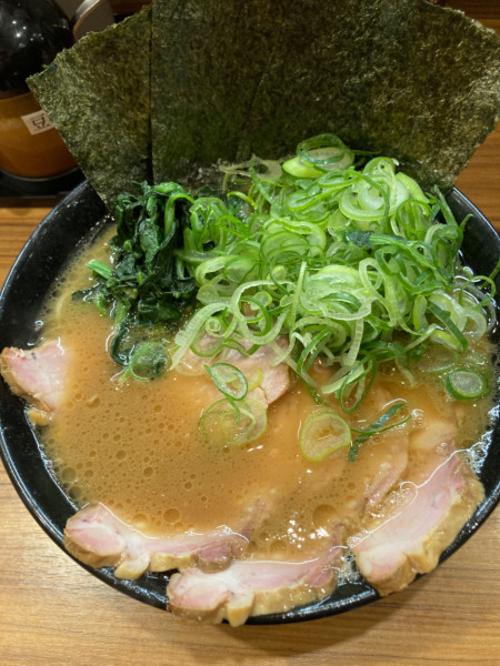 「ラーメン、ネギ」@横浜家系らーめん 輝道家の写真