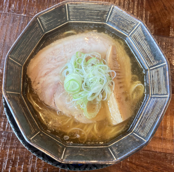 「醤油らぁめん」@古民家ヌードゥル黒揚羽森住の写真