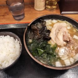 ラーメン880円　ライス付き