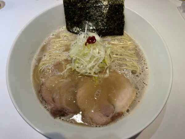 「黒豚上級塩豚骨」@上方レインボーの写真