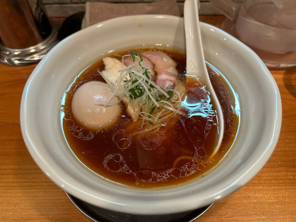 「味玉醤油SOBA＋小ライス」@麺処 源玄の写真