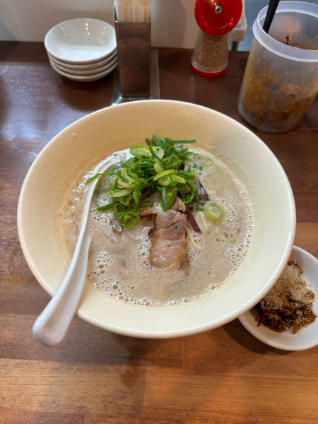 「博多豚骨ラーメン」@幸心堂の写真