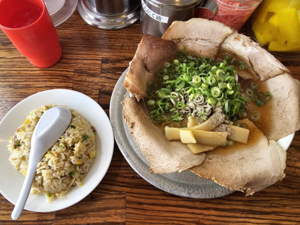 「【ランチセット】Bらーめん＋半チャーハン　1050円」@神戸ラーメン 第一旭 三宮本店の写真