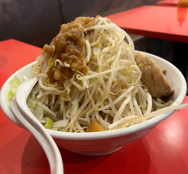 「ラーメン大300g(1050円)」@豚ゆうの写真