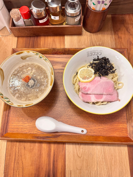 「復刻濃厚煮干しつけめん」@ラブメン 本店の写真