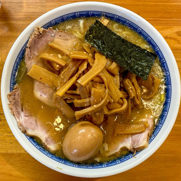 「新塩ラーメン小¥1100メンマチャーシュー¥400味玉¥100」@自家製中華そば としおかの写真