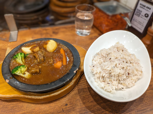 「野菜牛すじ煮込みカレー」@Hot Spoon 西新宿店の写真