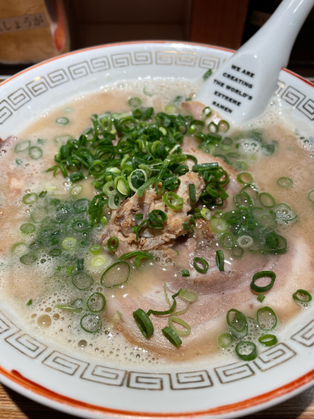 「博多ラーメン」@博多ラーメン でぶちゃん 高田馬場本店の写真