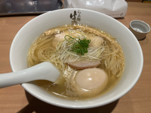 「塩らぁ麺」@らぁ麺 はやし田 中目黒店の写真