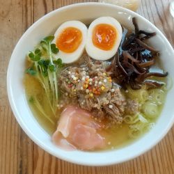 肉しょうがラーメンしお味玉子付き（期間限定）1100円