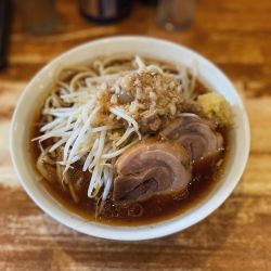 BB（ブラックラーメン）麺小