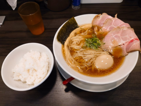 「淡麗豚骨 特製醤油らーめん」@淡麗豚骨 TSUCHINOTOMIの写真