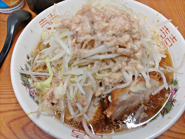 「ラーメン（麺半分ニンニクアブラ）」@ラーメン二郎 亀戸店の写真