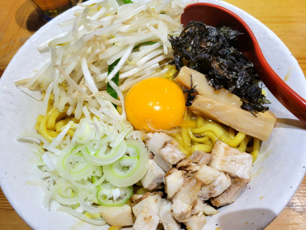 「北参道油そば大盛+辛ニラ」@味噌麺処 花道庵 北参道店の写真