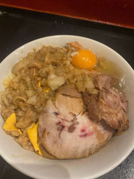 「大汁なし豚3枚チーズ生卵」@夢の一歩 佐賀店の写真