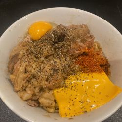 小汁なし豚3枚チーズ生卵