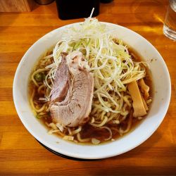 3種の節の中華そば山盛りネギ