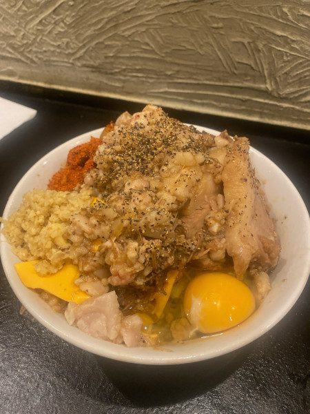 「大汁なし豚3枚チーズ生卵」@夢の一歩 佐賀店の写真