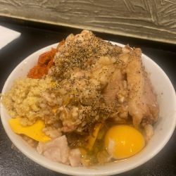 大汁なし豚3枚チーズ生卵