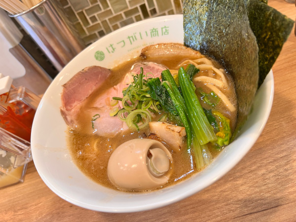 「【限定】家系風な豚骨醤油」@はつがい商店の写真