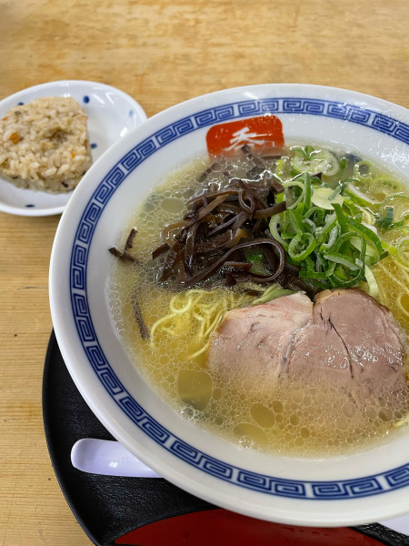 「長浜ラーメン かしわおにぎり」@長浜らーめん 呑龍の写真