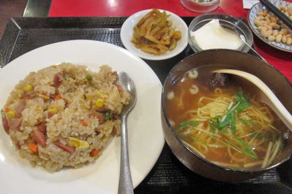 「五目チャーハンの定食　800円」@花彫酒家の写真