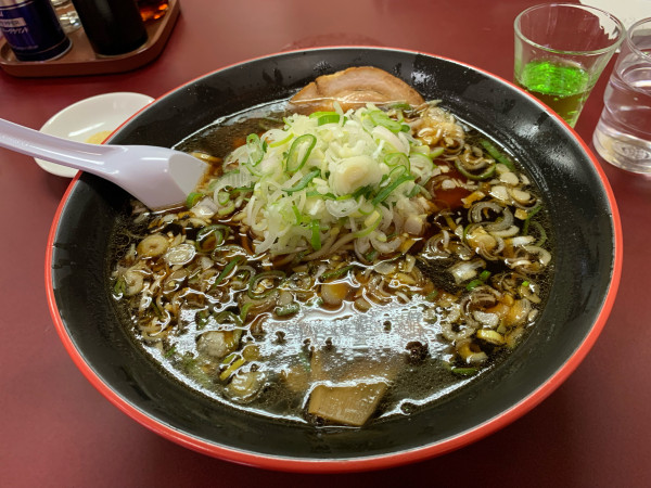 「ラーメン大盛り麺固めトッピングネギ」@大長の写真