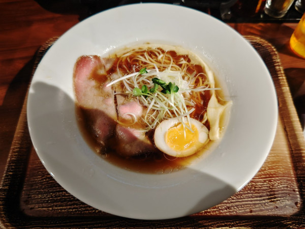 「あご出汁醤油ラーメン」@麺匠 竹虎 六本木店の写真