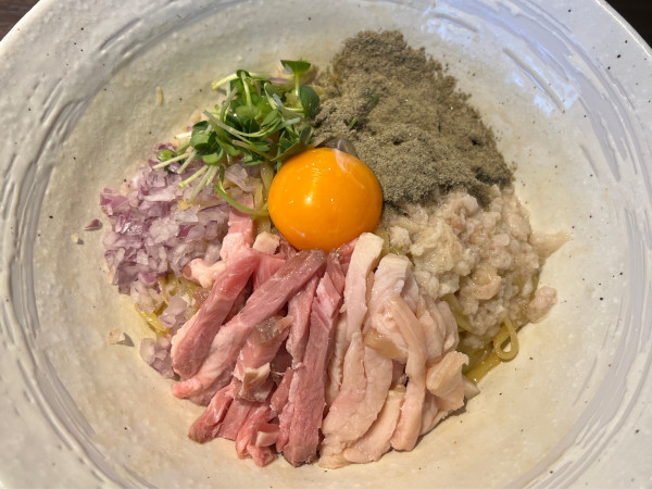 「煮干油そば」@麺屋 彩音 ~Sign~の写真