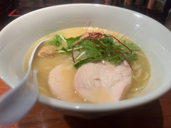 「濃厚鶏白湯そば」@鶏そば みた葉の写真