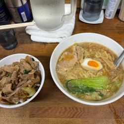 天狗ラーメンと焼肉丼セット