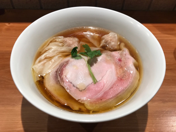 「ワンタン醤油らぁめん」@麺 ふじさきの写真