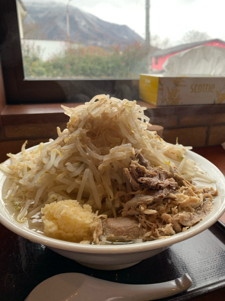 「ラーメン特盛@1030、野菜、脂増、にんにく普通」@レストランみゆき野六方の写真