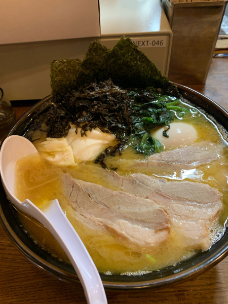 「豚骨醤油得製大盛@1330、岩のり@150、ほうれん草@150、」@らあめん 寸八 総本店の写真