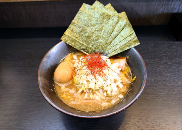 「特製焼きあご塩らーめん」@麺屋なにがしの写真
