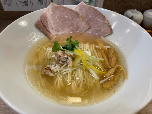 「淡麗しおらぁめん」@狐狸丸の写真