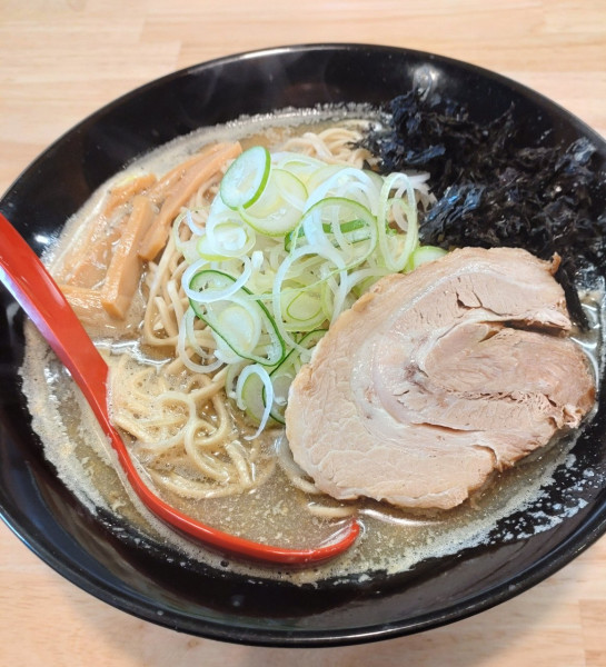 「らぁめん醤油　大」@自家製麺 つむぎの写真