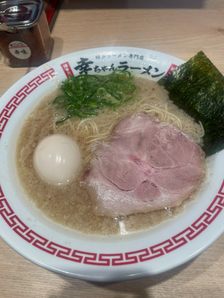 「背脂豚骨ラーメン」@幸ちゃんラーメン  博多駅筑紫口店の写真