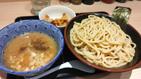 「つけめん・麺特盛(600g)・メンマ ￥1,400」@つけめん章の写真