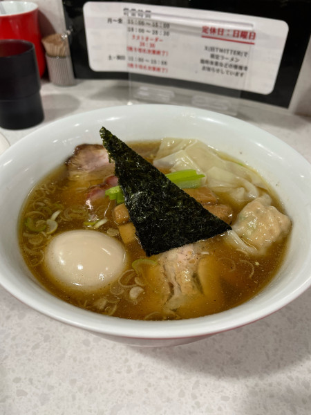 「特製醤油らぁ麺」@ラーメン星印の写真